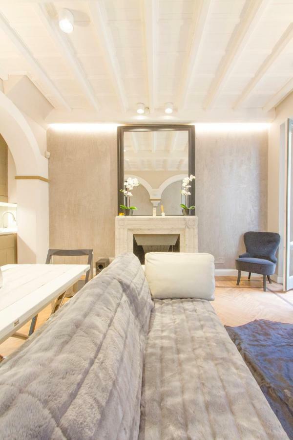 מילאנו Elegante E Completamente Arredato Apt In Duomo מראה חיצוני תמונה